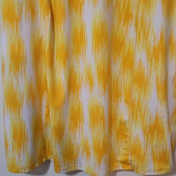 Zuda Z-Cool Active Fit And Flare Yellow and White Sleeveless Dress - Picture 4 of 5